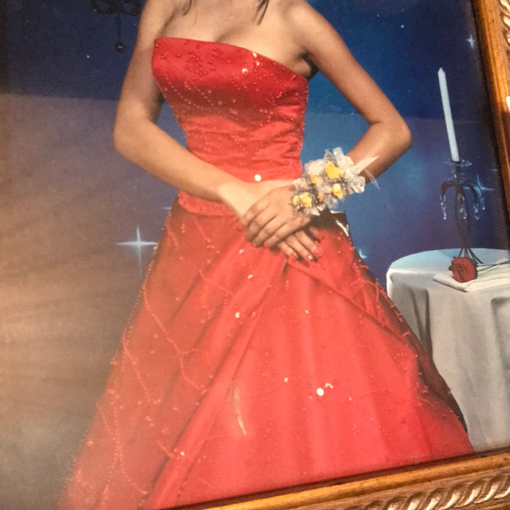 Red prom dress, wedding dress - Picture 2 of 9